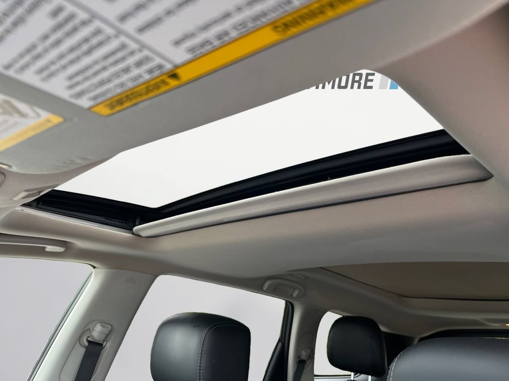 Used 2015 Nissan Pathfinder Platinum w/ Family Entertainment Package FWD image 17