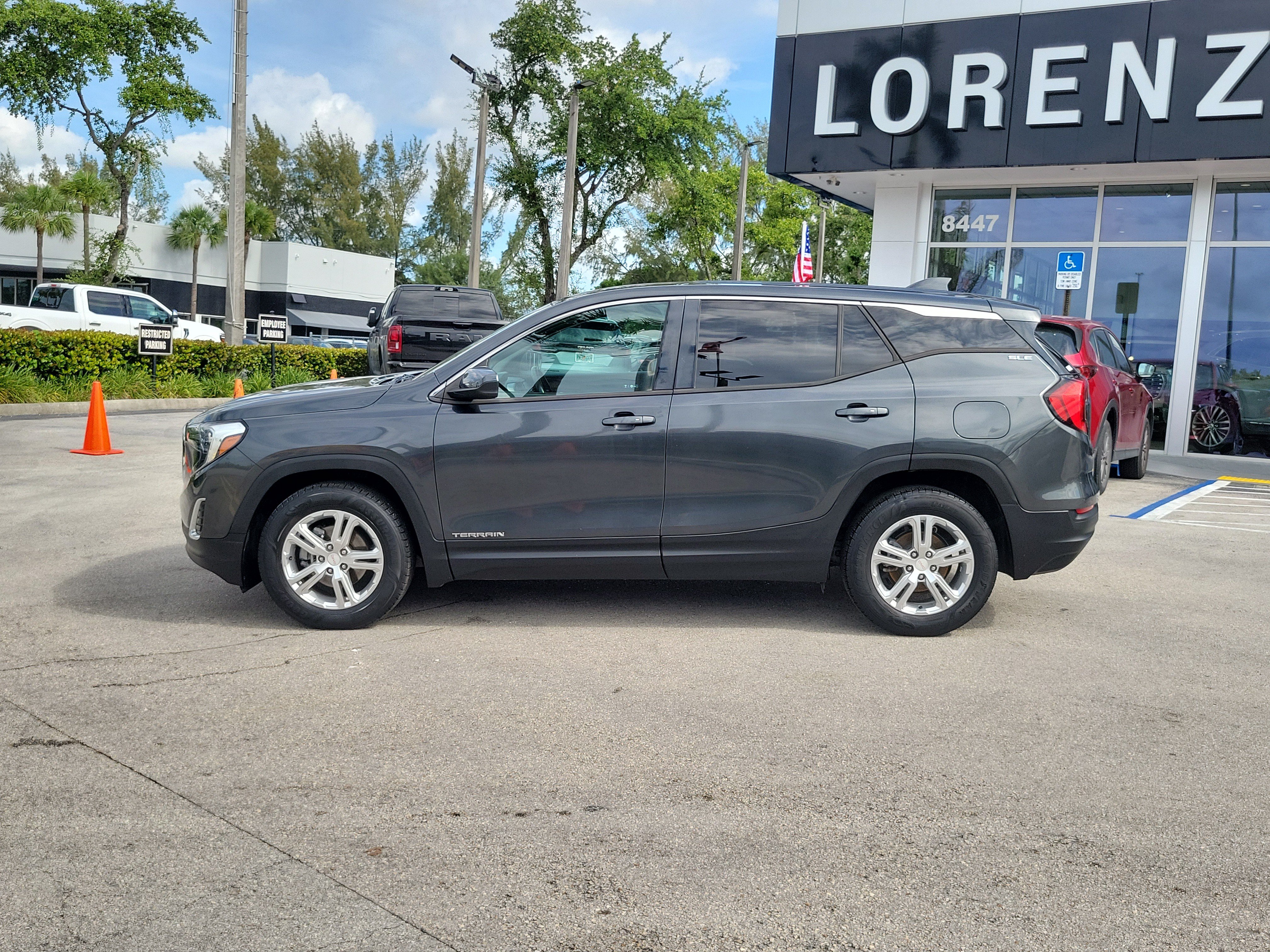 Used 2018 GMC Terrain SLE FWD image 8