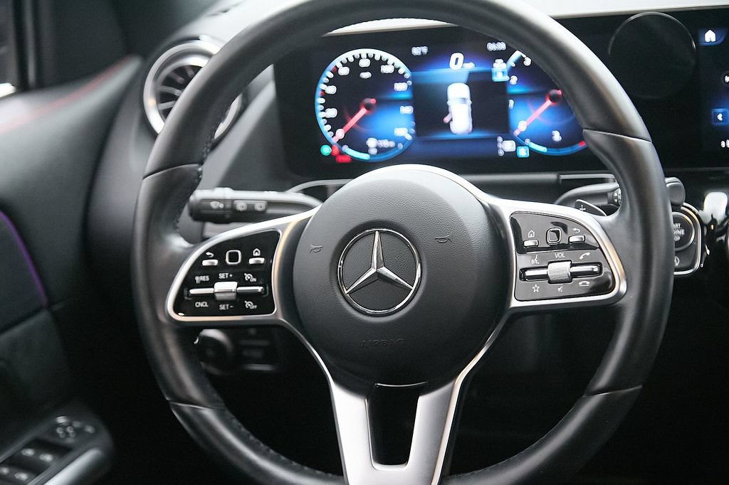Used 2023 Mercedes-Benz GLA 250 4MATIC image 24