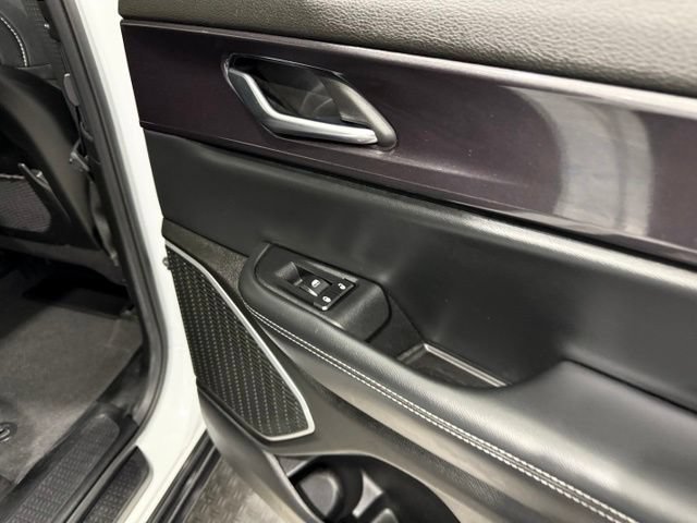 Used 2021 Jeep Grand Cherokee L Laredo w/ Luxury Tech Group I AWD/4WD image 32