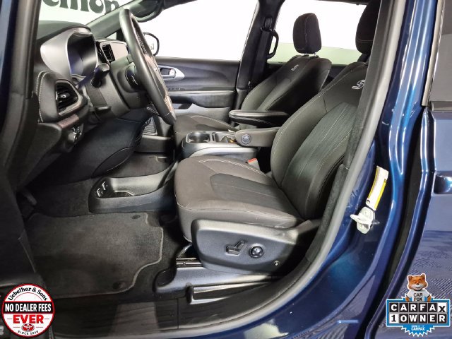 Used 2021 Chrysler Pacifica Touring w/ S Appearance Package FWD image 9