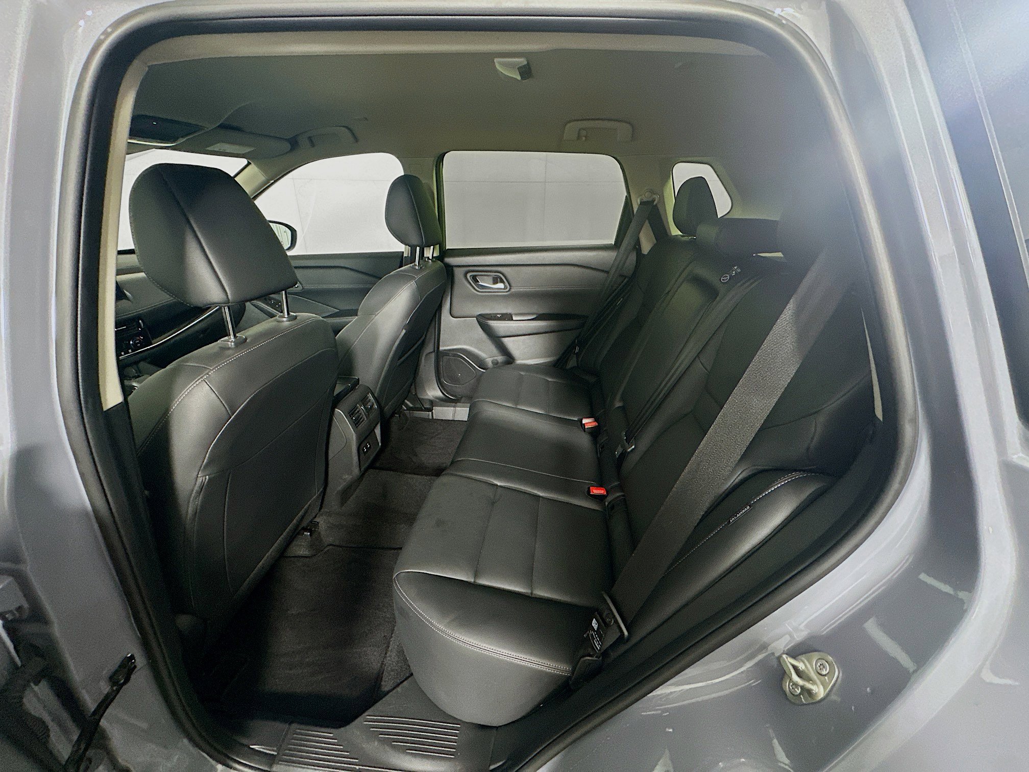 Used 2024 Nissan Rogue SL image 29