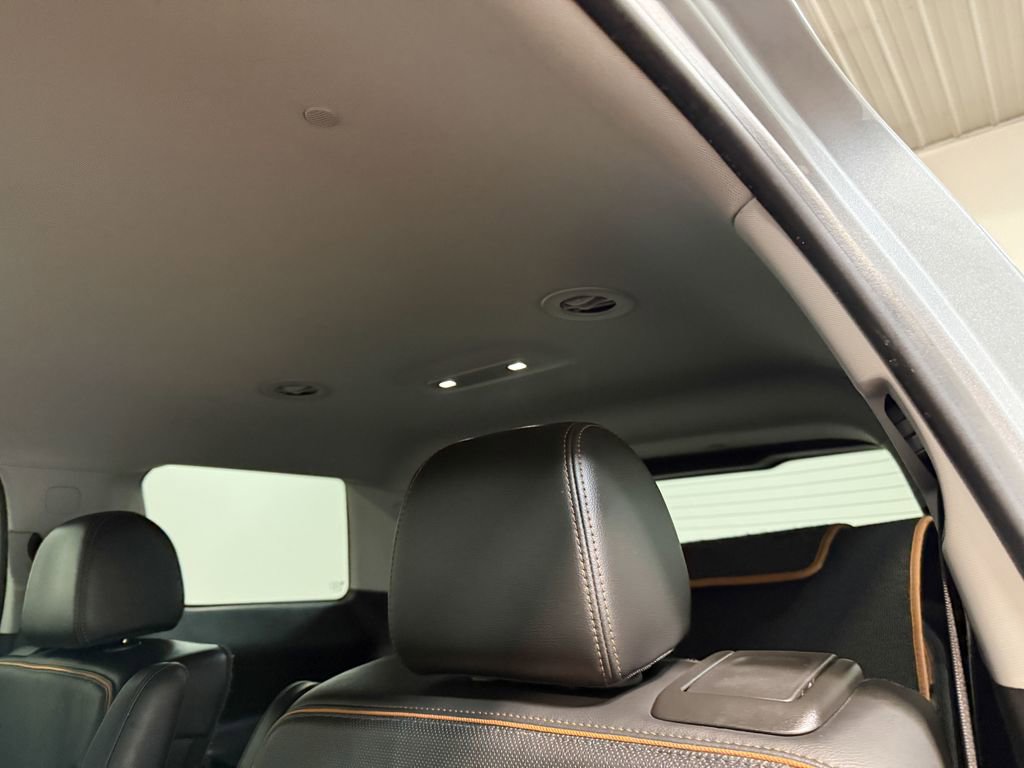 Used 2023 GMC Acadia AT4 AWD/4WD image 9