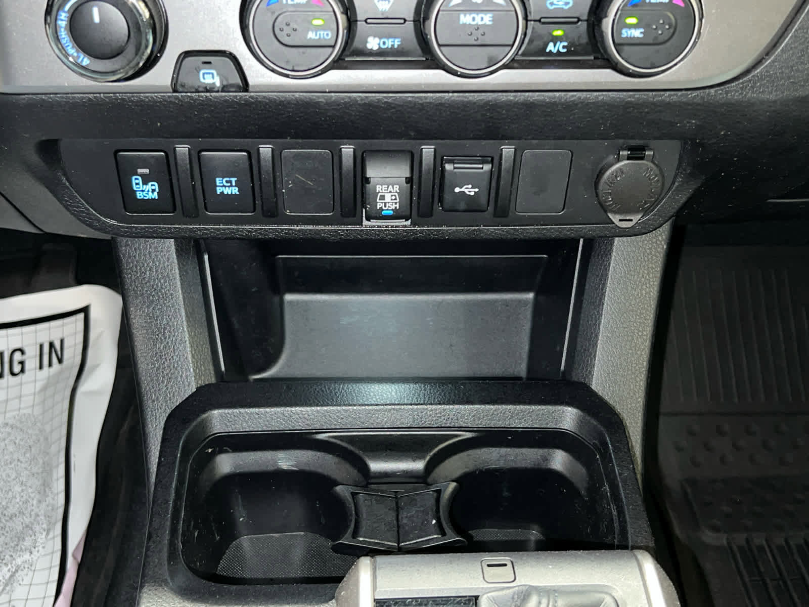 Used 2022 Toyota Tacoma SR5 w/ Technology Package image 29