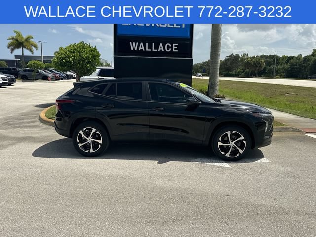 Used 2024 Chevrolet Trax RS FWD image 6