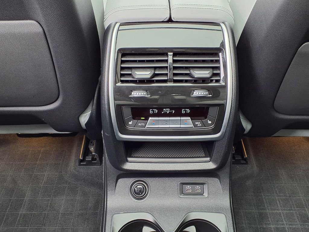 Used 2023 BMW X7 xDrive40i w/ M Sport Package image 25