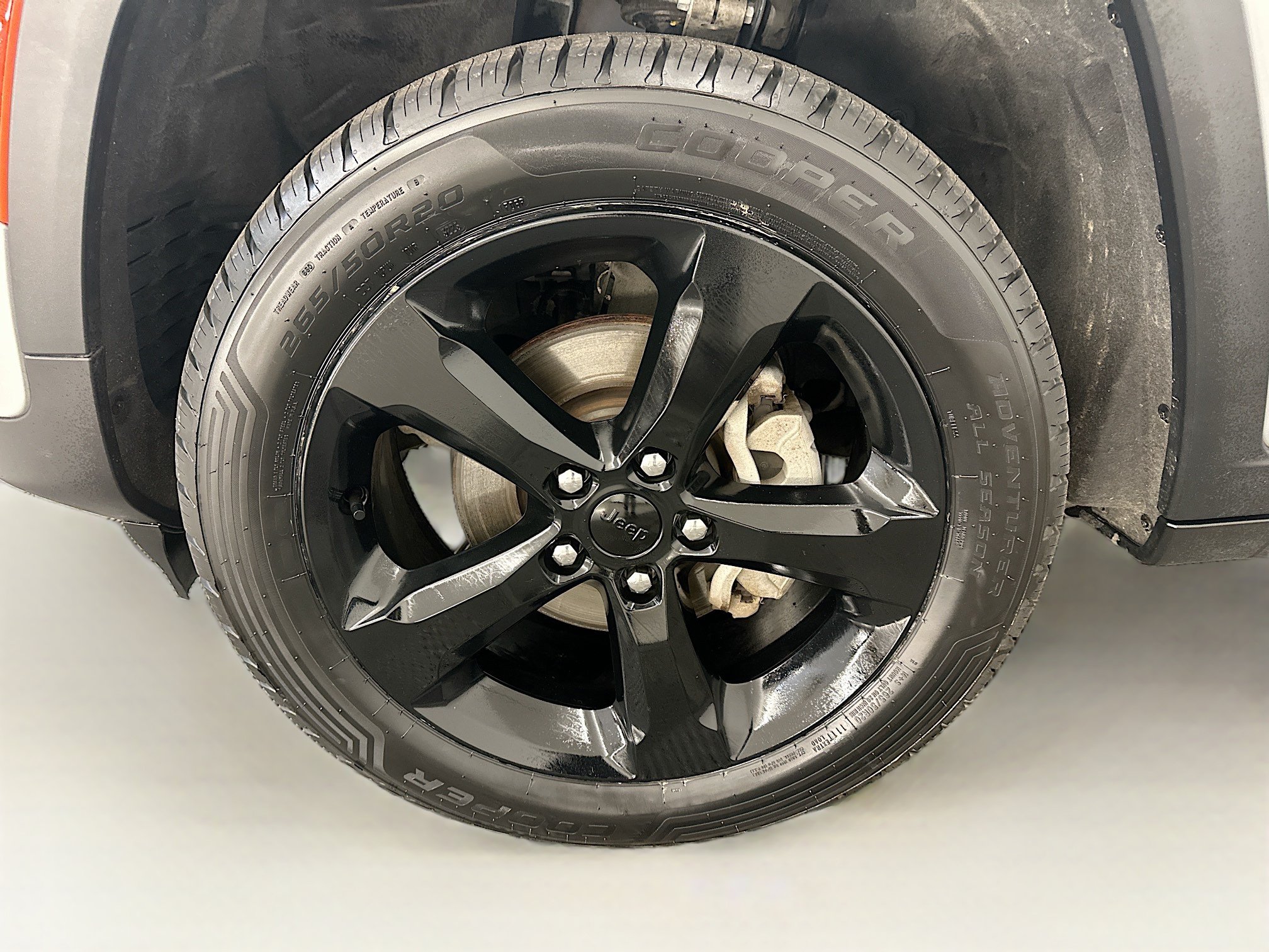 Used 2024 Jeep Grand Cherokee Altitude AWD/4WD image 36