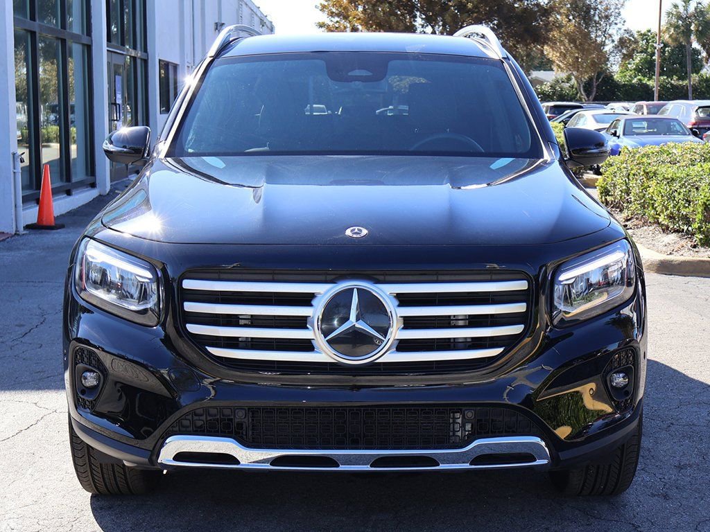 Used 2025 Mercedes-Benz GLB 250 w/ Driver Assistance Package image 11