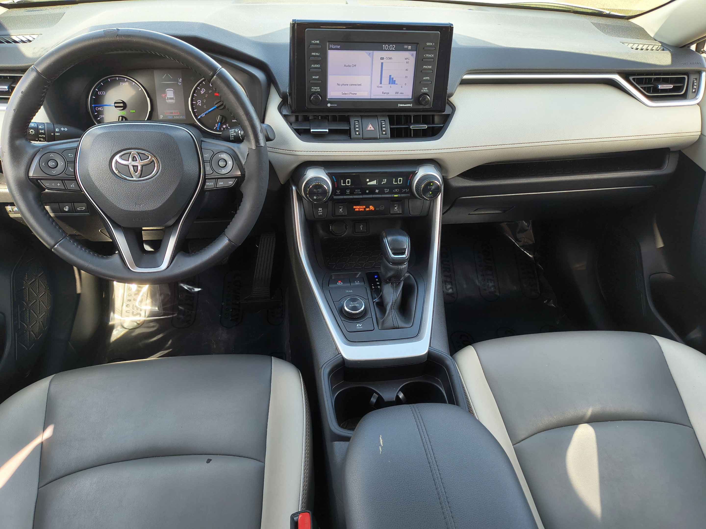 Used 2021 Toyota RAV4 XLE Premium AWD/4WD image 10
