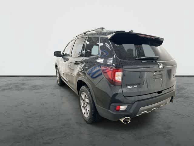 Used 2023 Honda Passport TrailSport image 2
