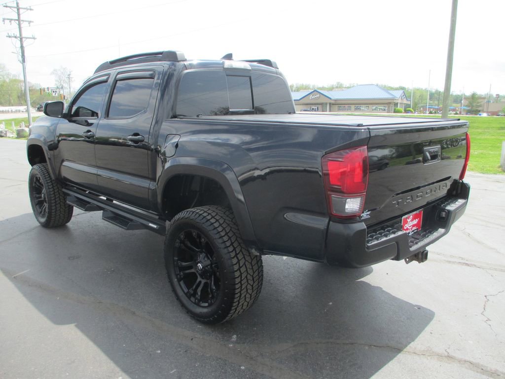 Used 2019 Toyota Tacoma SR5 AWD/4WD image 9