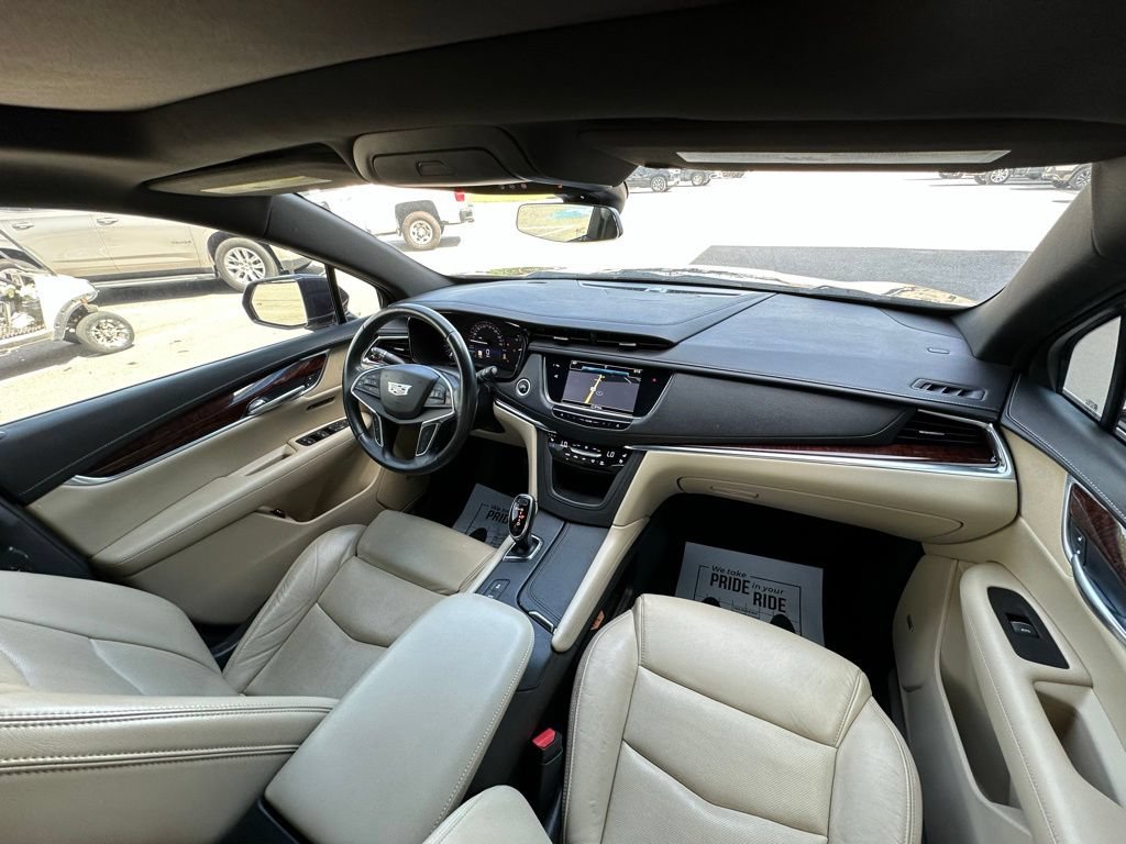 Used 2017 Cadillac XT5 Premium Luxury w/ Driver Assist Package FWD image 7
