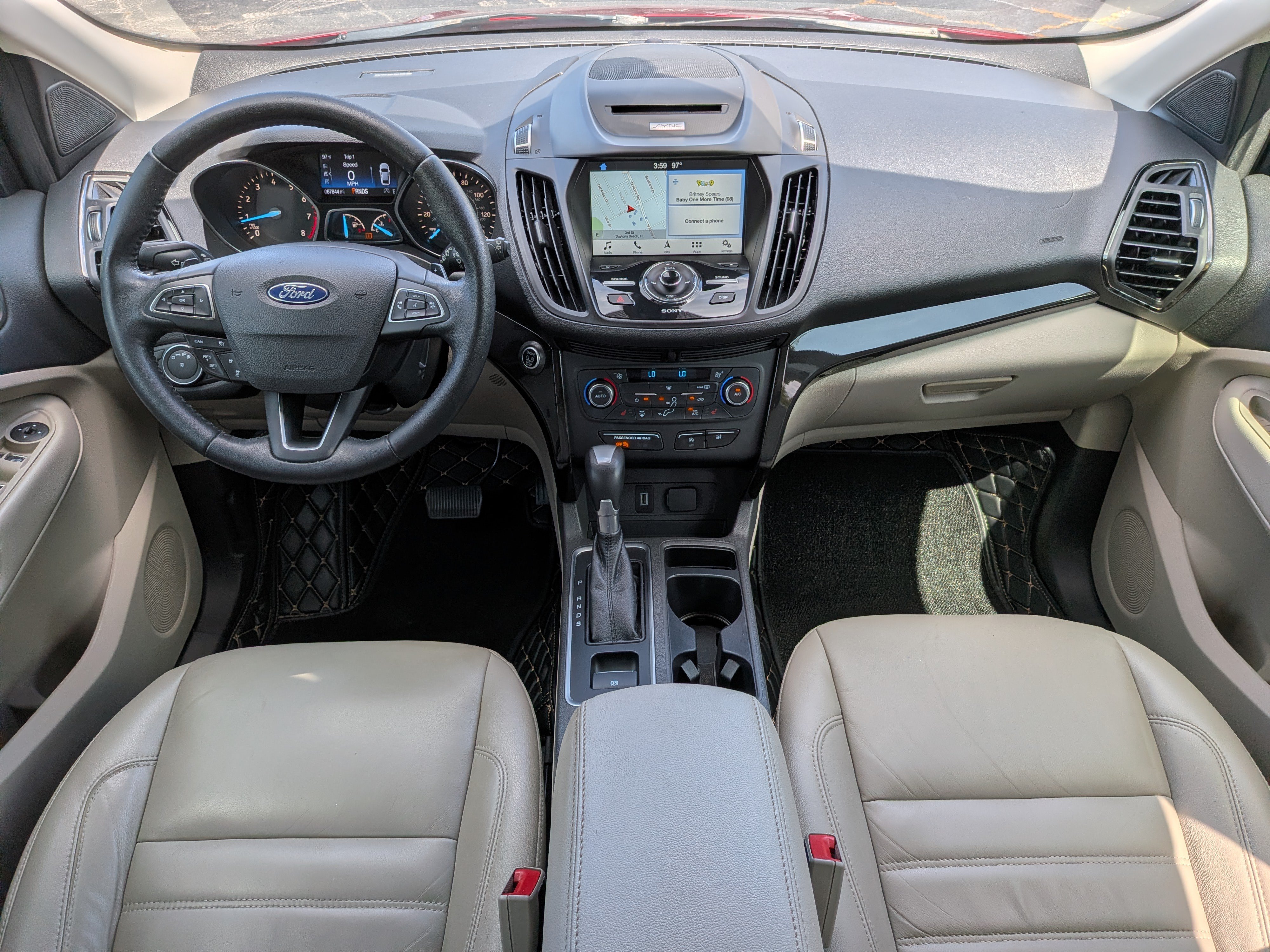 Used 2017 Ford Escape Titanium FWD image 13