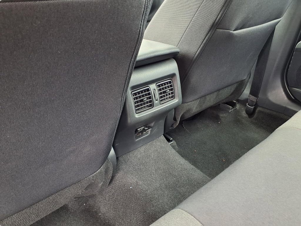 Used 2025 Toyota Camry LE image 22