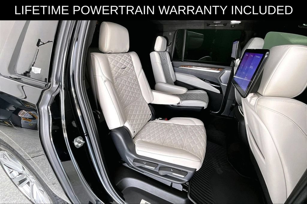 Used 2025 Cadillac Escalade ESV Sport Platinum AWD/4WD image 35