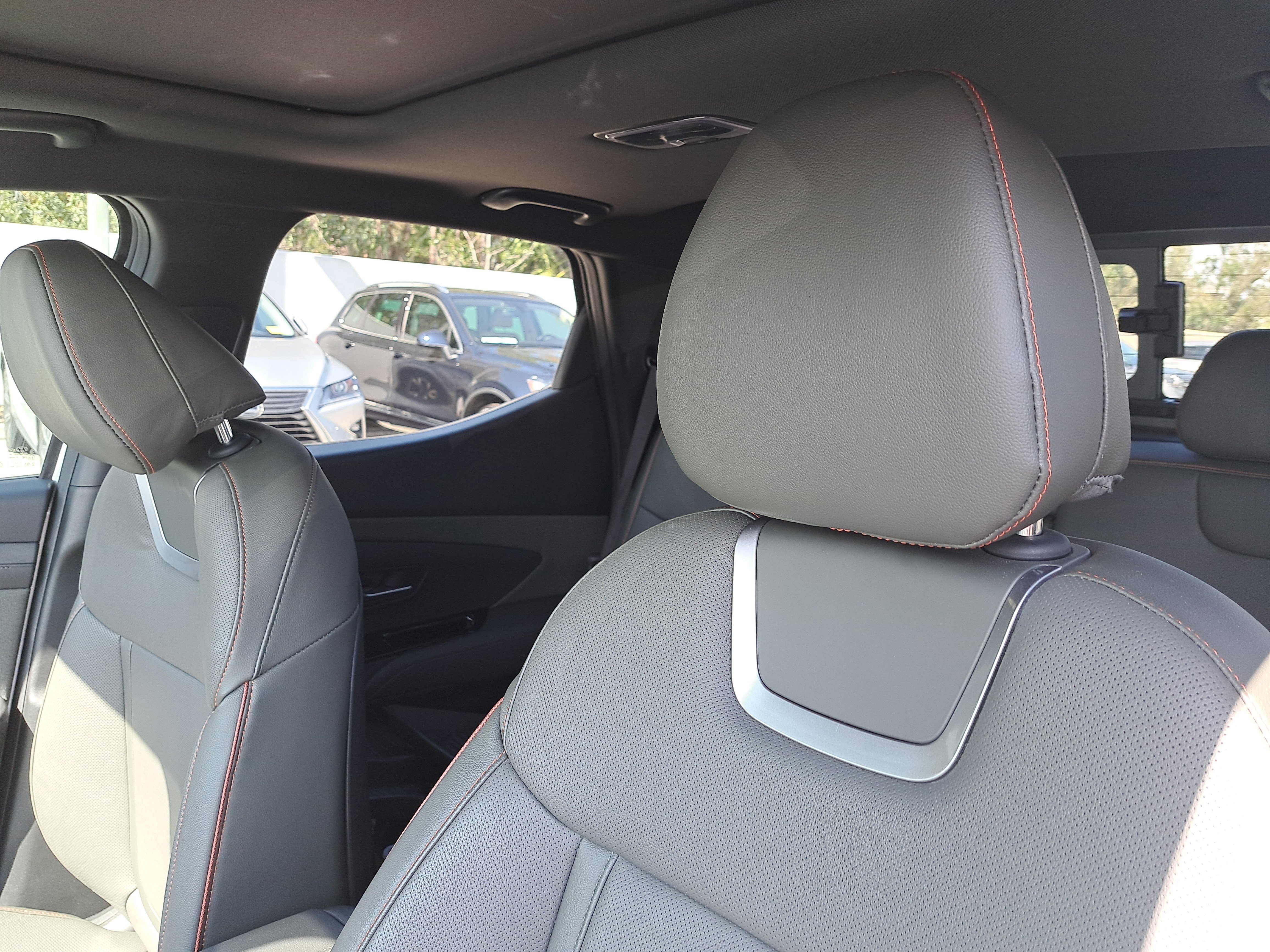 Certified 2025 Hyundai Santa Cruz Limited image 16