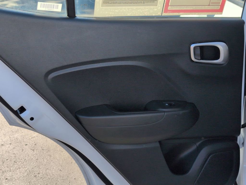 Used 2025 Hyundai Venue SEL FWD image 27