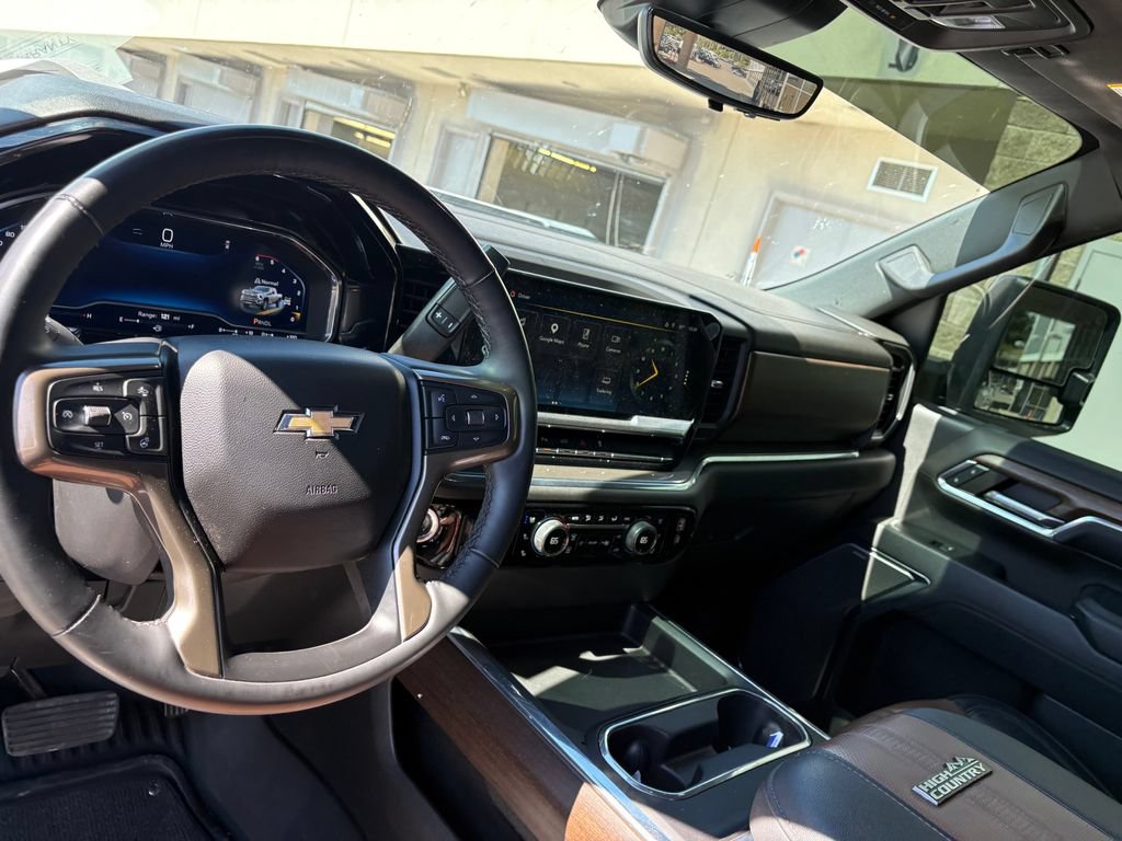 Used 2024 Chevrolet Silverado 2500 High Country w/ High Country Premium Package AWD/4WD image 17