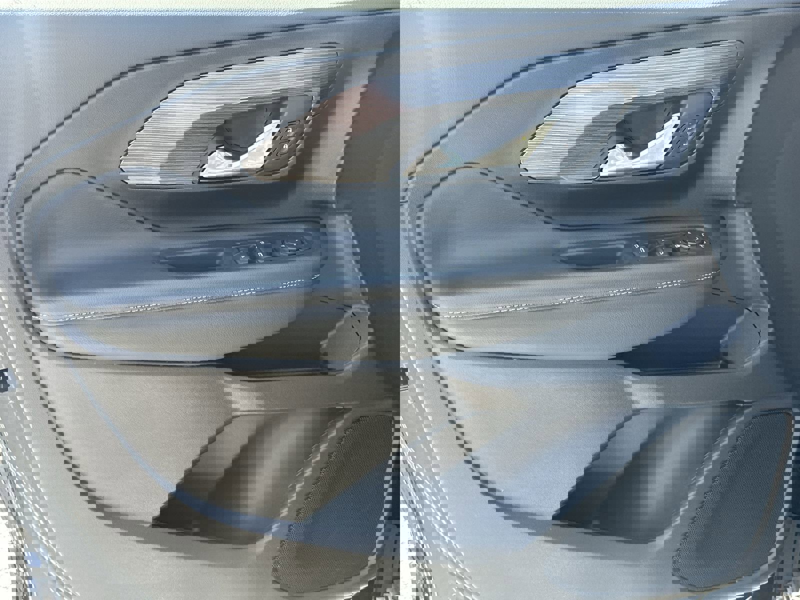 Certified 2024 GMC Terrain SLE w/ Driver Convenience Package image 14