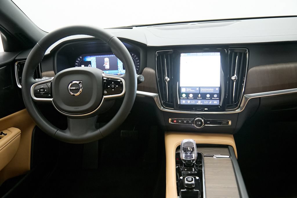 Certified 2025 Volvo V90 B6 Cross Country Ultra AWD/4WD image 28