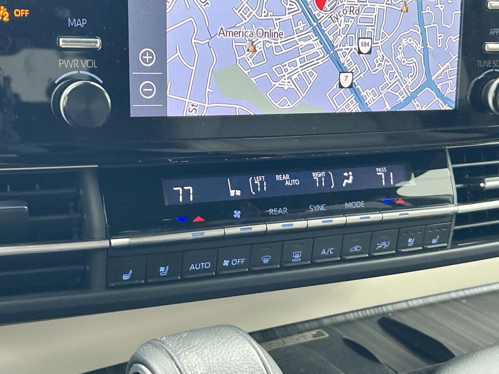 Used 2021 Toyota Sienna Limited image 20