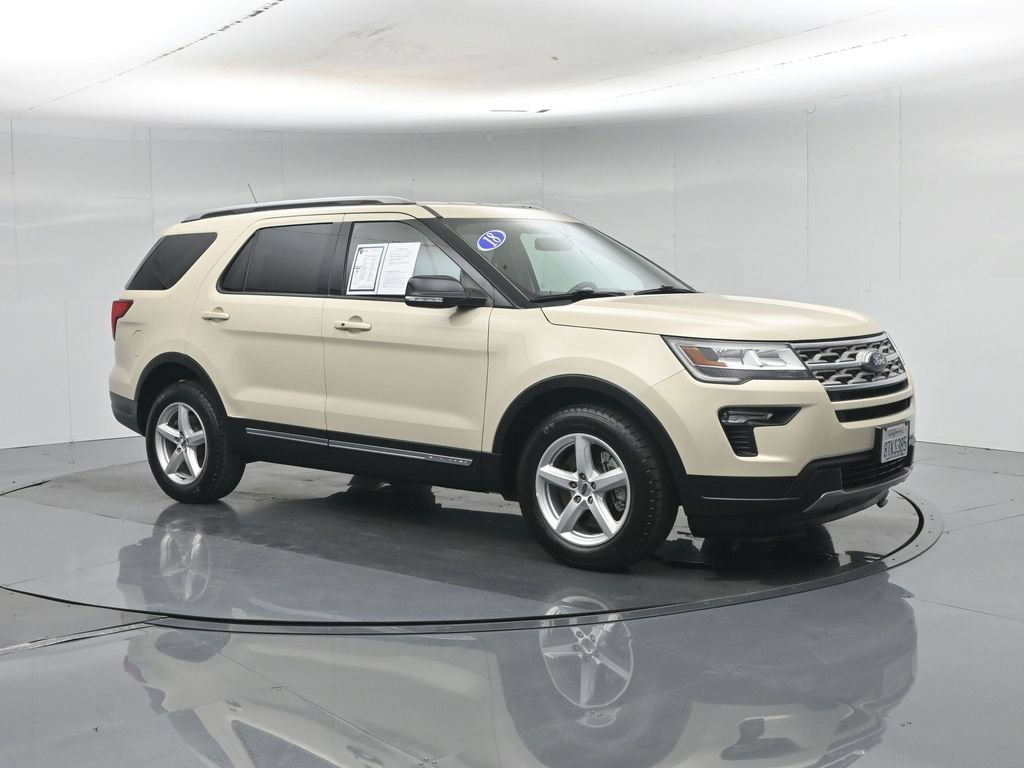 Certified 2018 Ford Explorer XLT w/ Equipment Group 201A FWD image 30