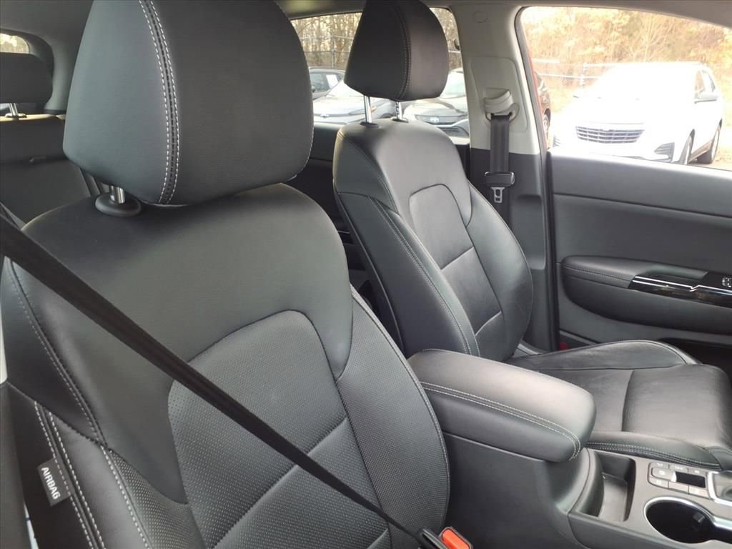 Used 2022 Kia Sportage EX w/ EX Technology Package image 17