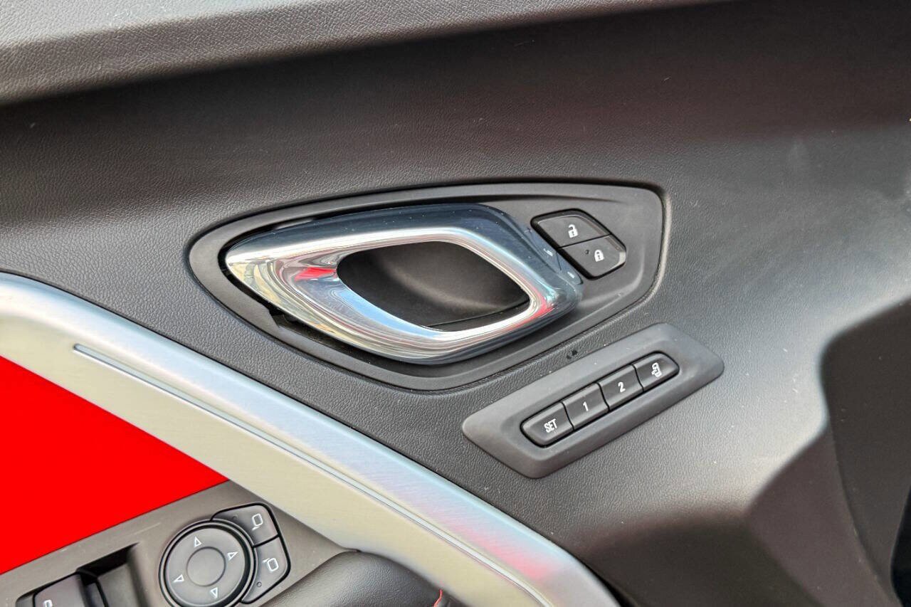 Used 2017 Chevrolet Camaro SS RWD image 24