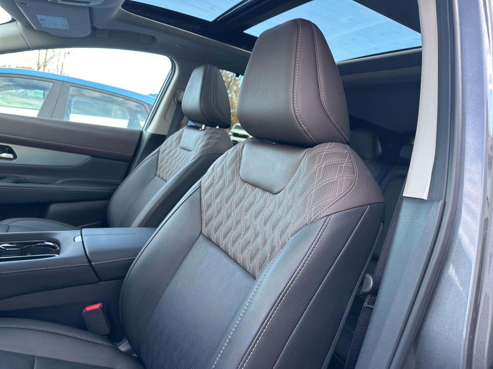 Used 2025 Nissan Murano Platinum w/ Cargo Package image 11