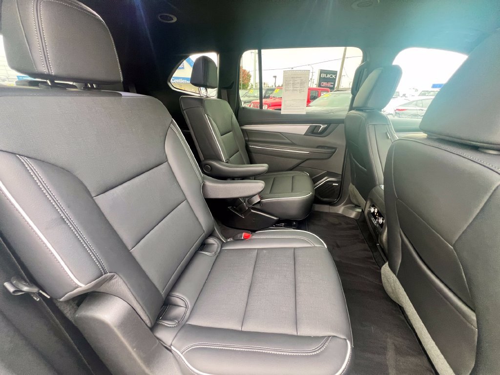 Used 2025 Buick Enclave Preferred w/ Power Package FWD image 42