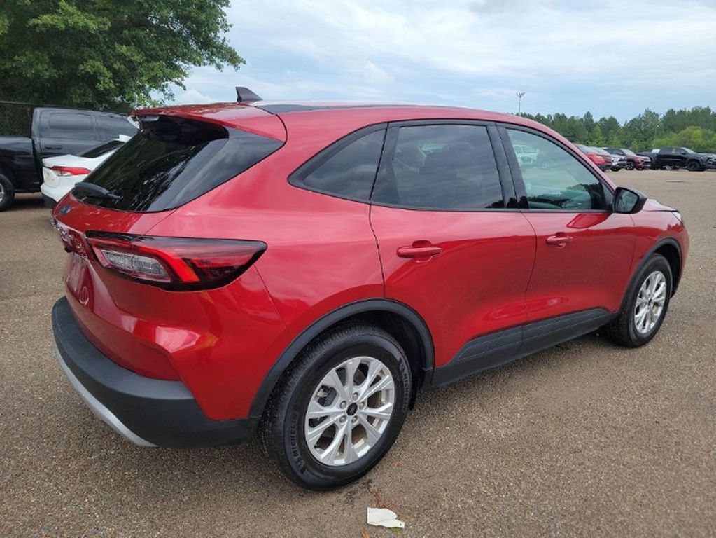 Used 2025 Ford Escape Active FWD image 4