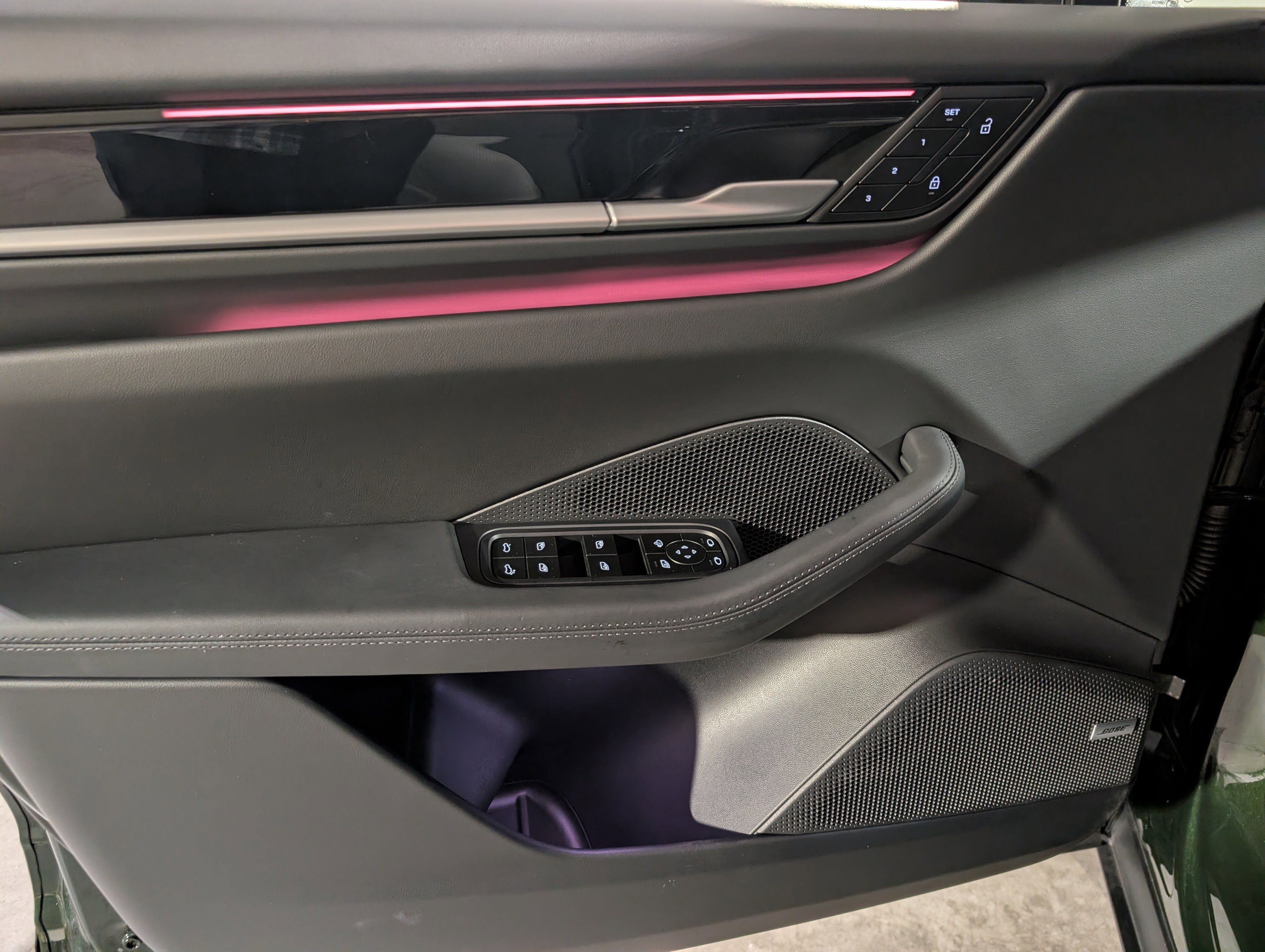 Used 2025 Porsche Macan 4 Electric image 18