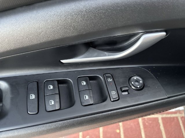 Used 2024 Hyundai Elantra SEL FWD image 21
