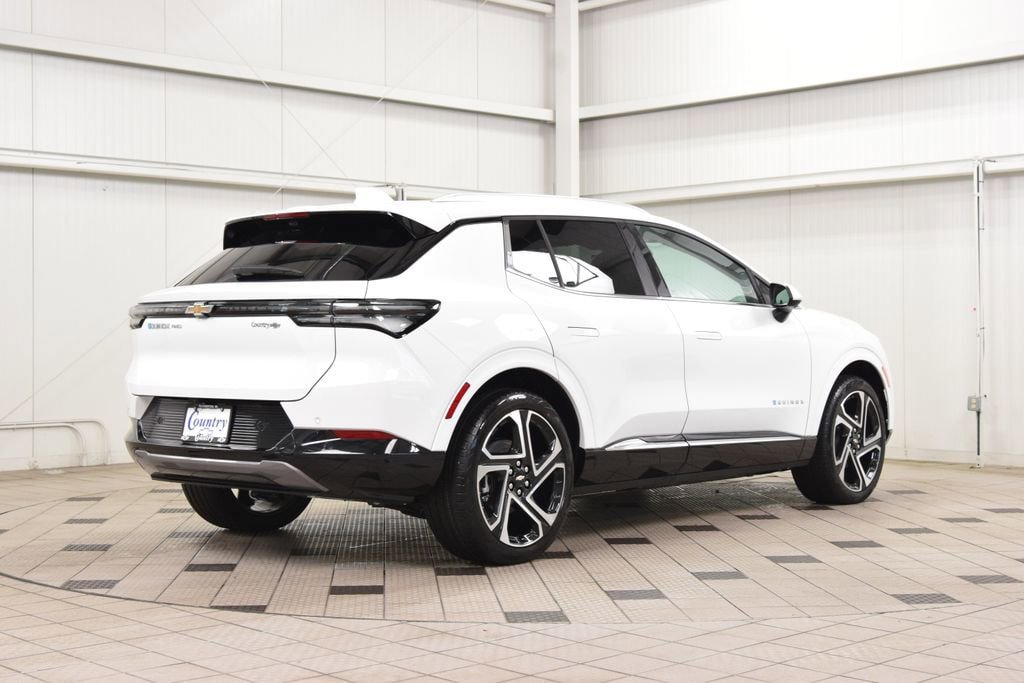 New 2026 Chevrolet Equinox EV LT w/ Convenience Package II AWD/4WD image 7