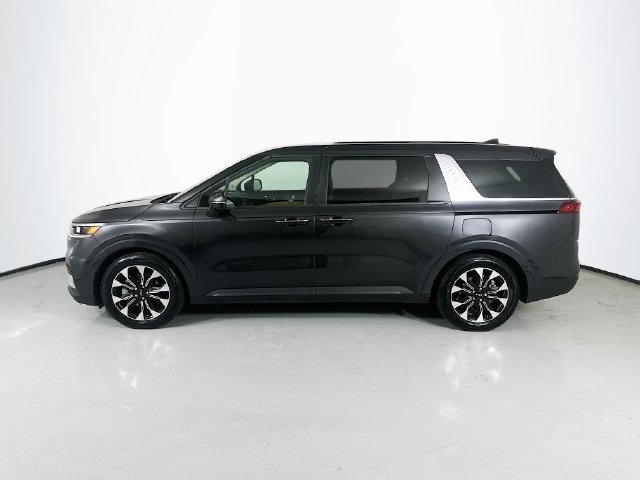 Used 2024 Kia Carnival EX FWD image 6