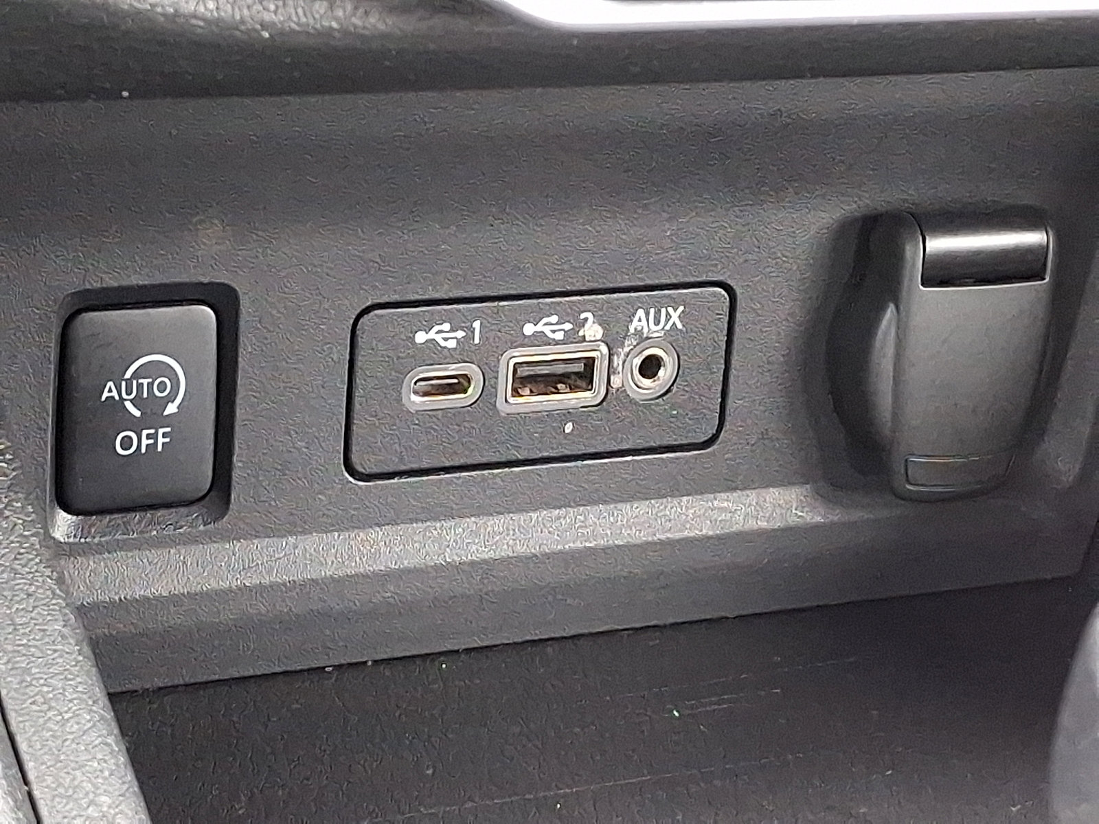 Used 2024 Nissan Sentra SV image 24