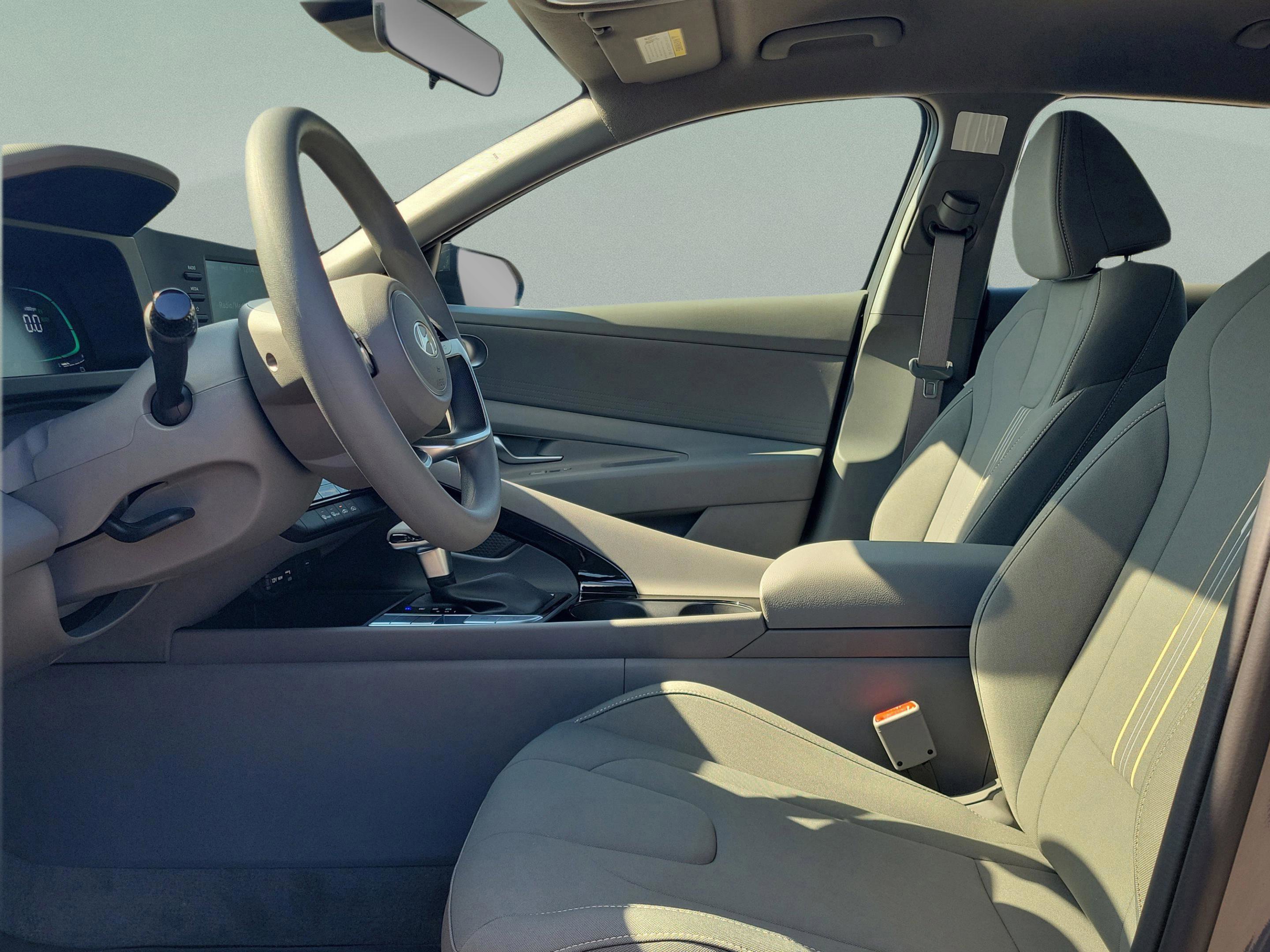 New 2026 Hyundai Elantra Blue image 25