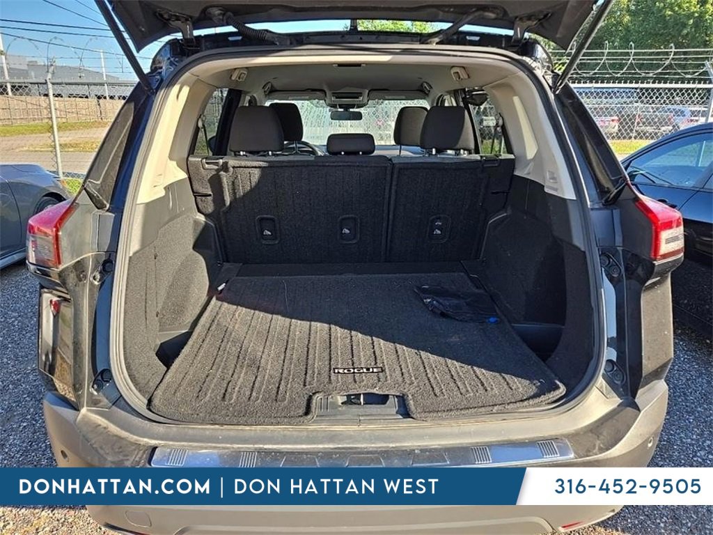 Used 2023 Nissan Rogue SV image 8