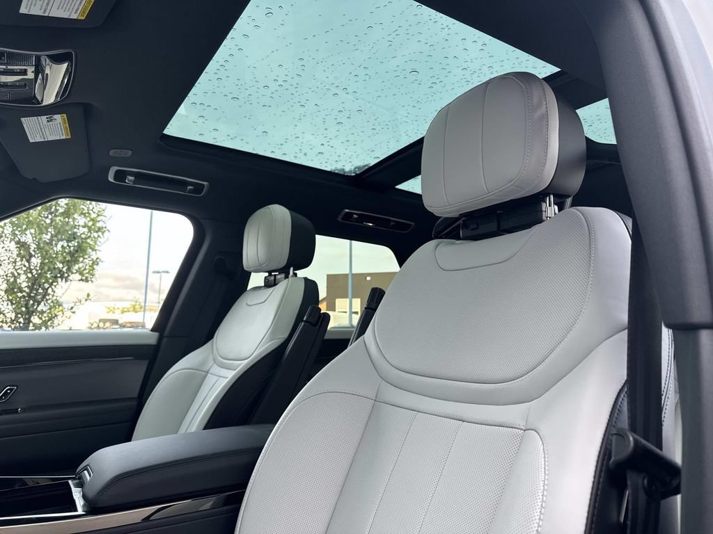 New 2026 Land Rover Range Rover Sport Dynamic SE AWD/4WD image 22