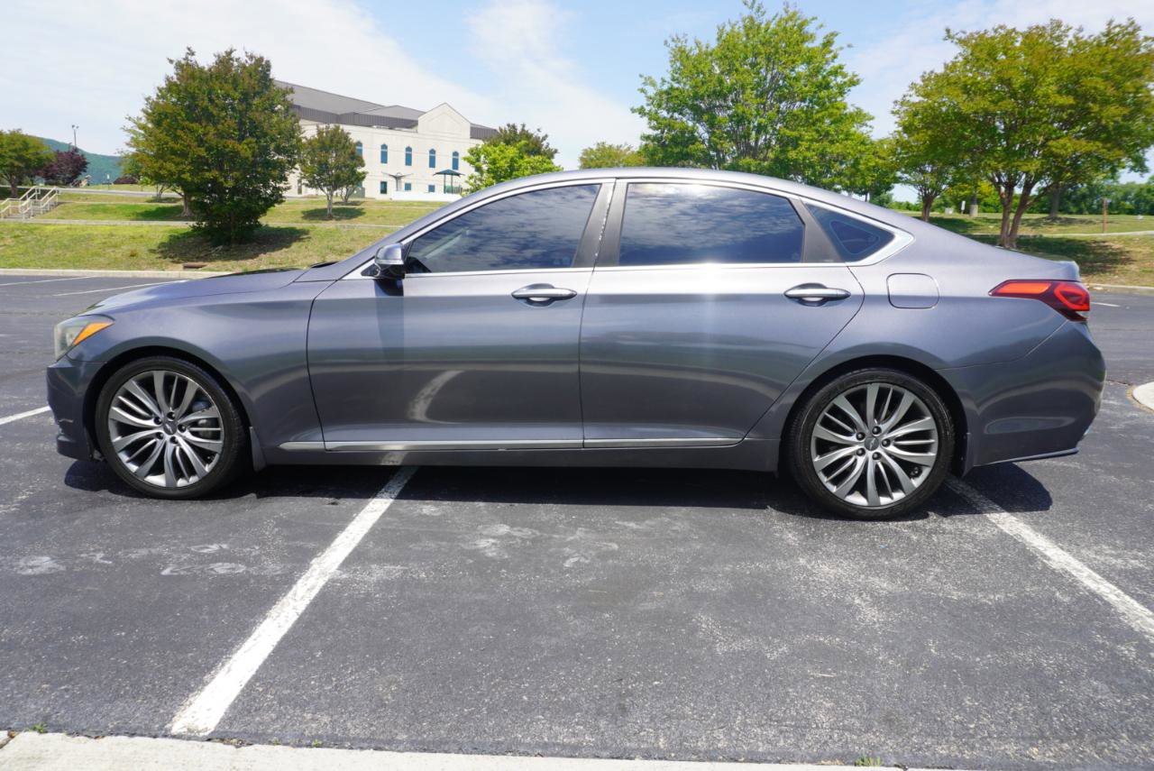Used 2015 Hyundai Genesis 5.0 RWD image 10