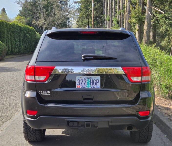 Used 2012 Jeep Grand Cherokee Laredo AWD/4WD image 4