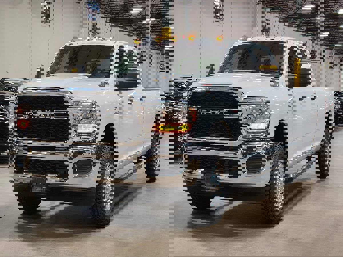 Used 2023 RAM 3500 Tradesman w/ Chrome Appearance Group image 4