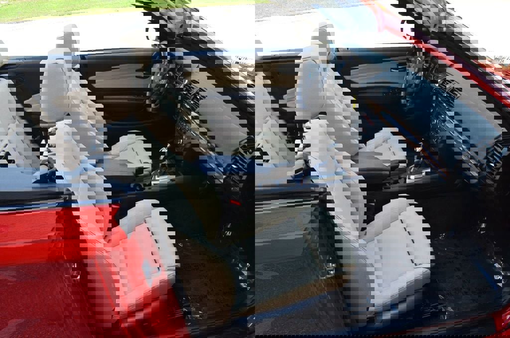 Used 2012 BMW 135i Convertible image 40