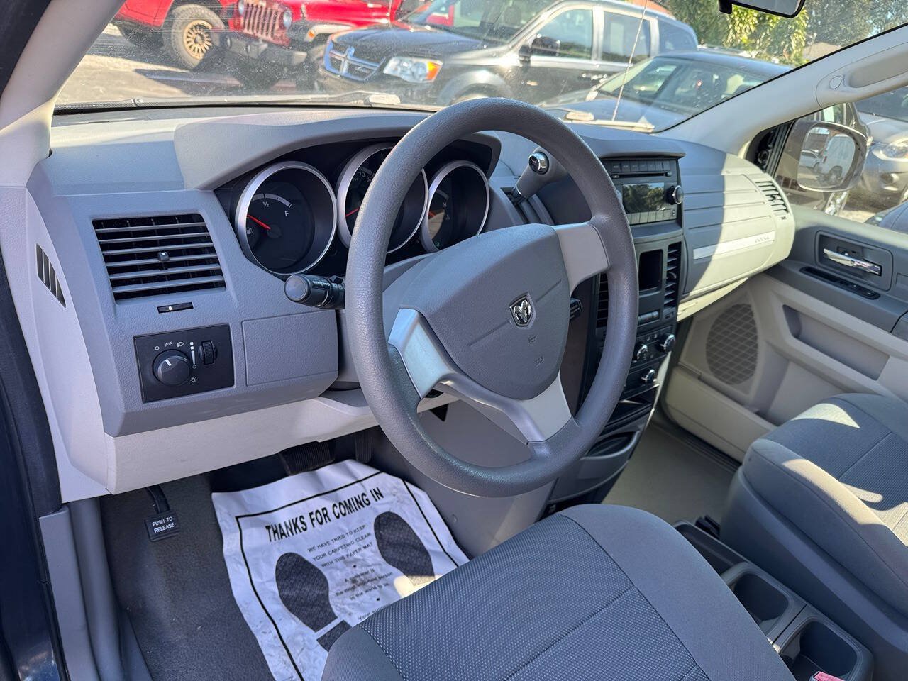 Used 2009 Dodge Grand Caravan SE w/ Climate Group FWD image 12