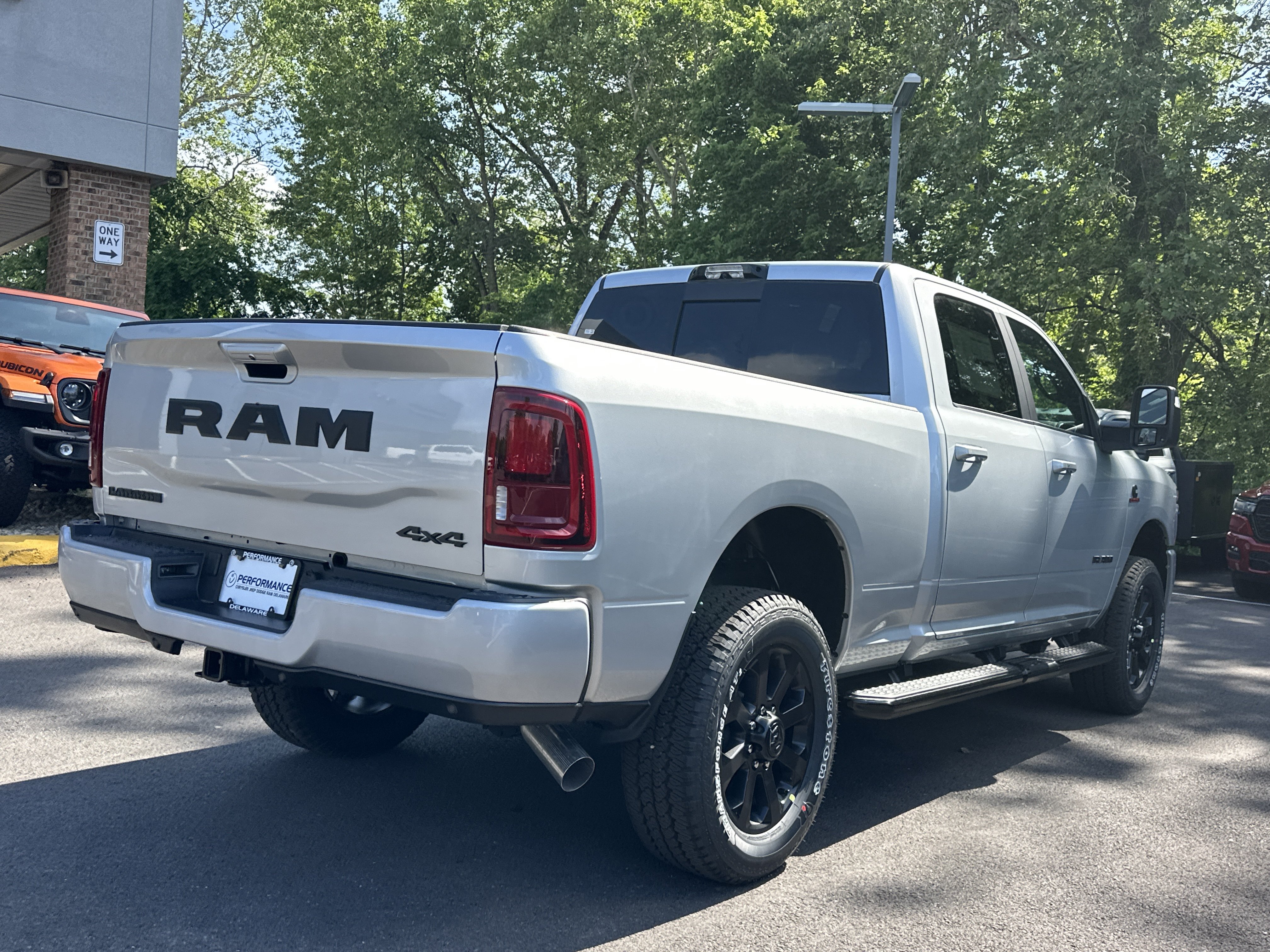 New 2026 RAM 2500 Laramie AWD/4WD image 19