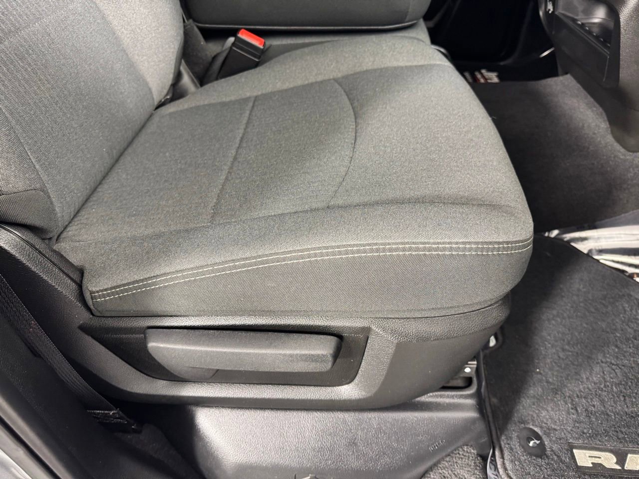 Used 2024 RAM 3500 Tradesman w/ Chrome Appearance Group image 31