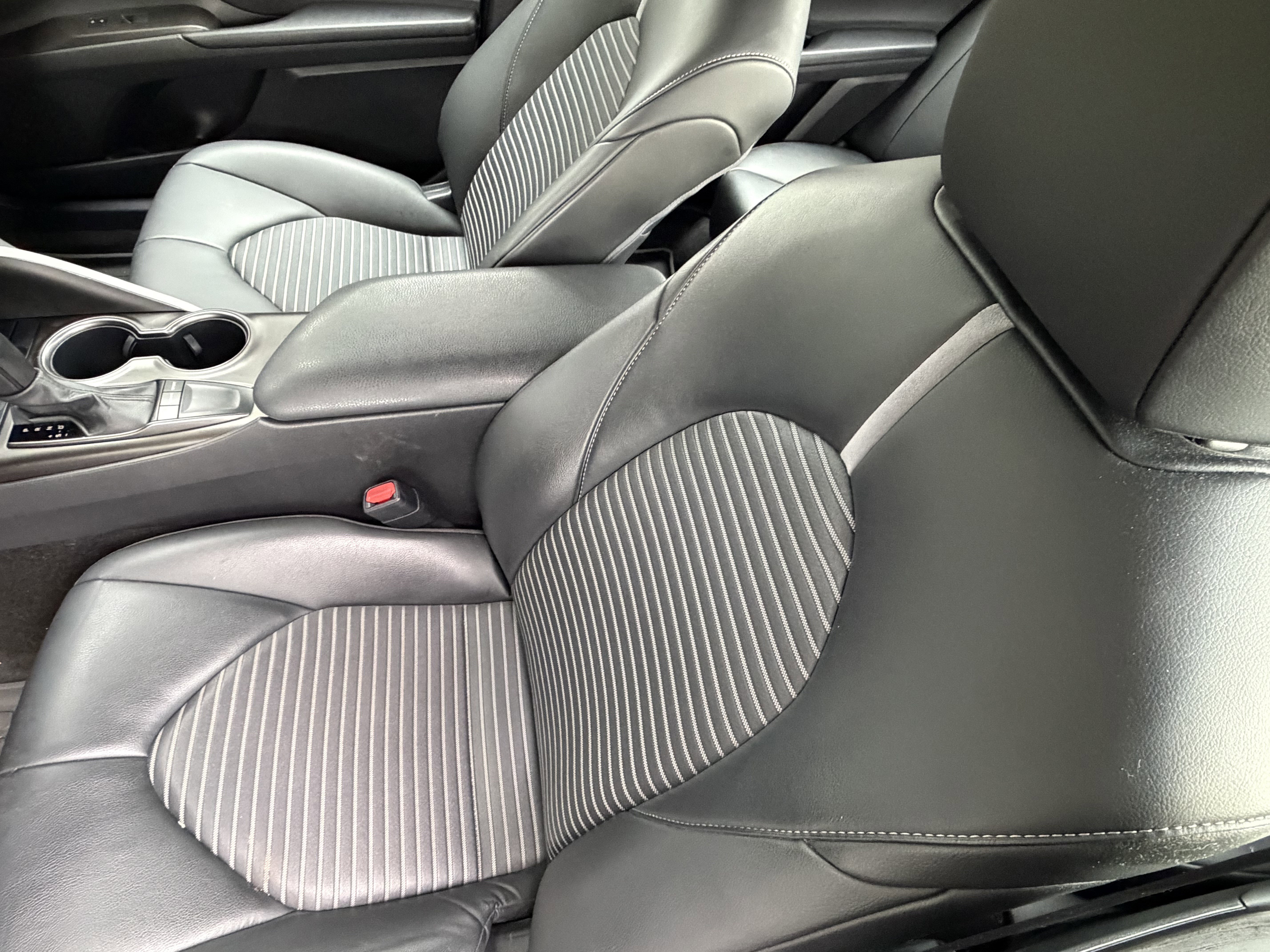 Used 2023 Toyota Camry SE FWD image 16