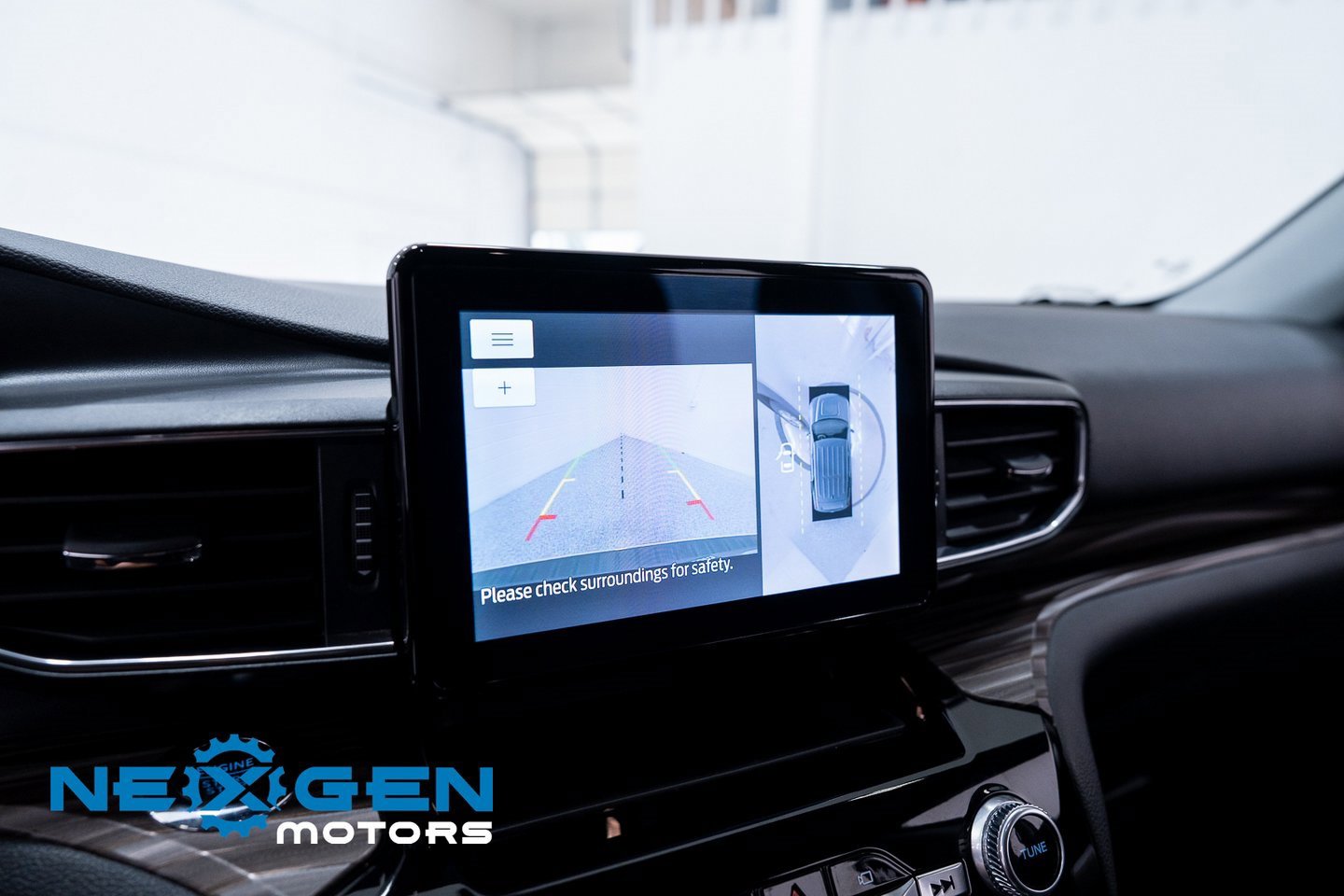 Used 2023 Ford Explorer Limited image 39