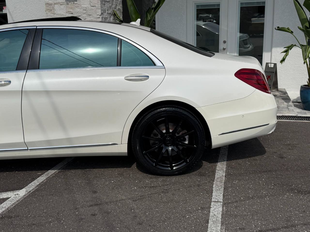 Used 2014 Mercedes-Benz S 550 Sedan image 9