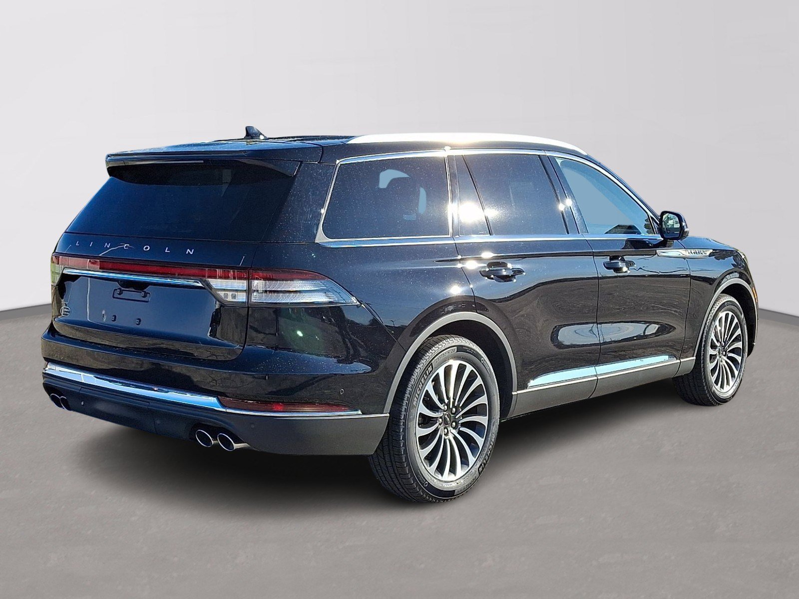 Certified 2023 Lincoln Aviator Reserve w/ Equipment Group 201A image 6